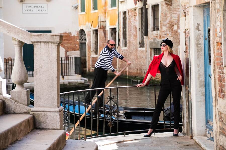 photographer zigzag fashion modelling photo taken at Venice, Italy with Carla Monaco