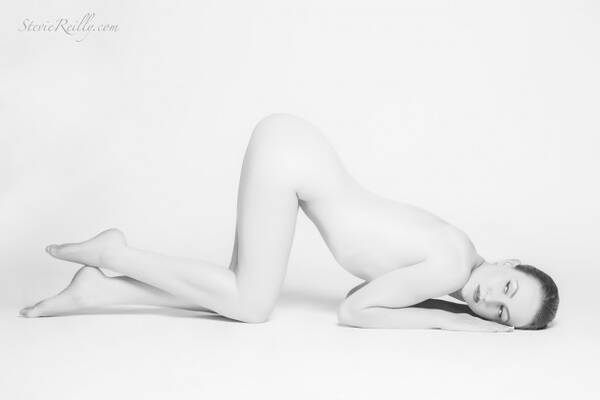 photographer Stevie Reilly nude modelling photo. anita de bauchbody art.