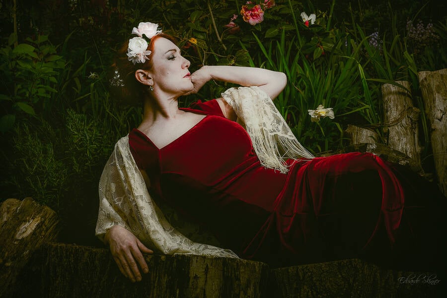 photographer Skinnerphoto theme modelling photo. an initial approach to preraphaelites with fantastic model anastasia.