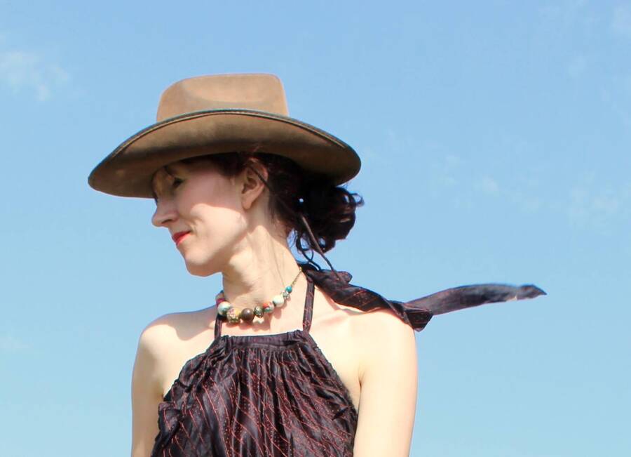 photographer wigglybeezersforeverandeverarts way out west in the deep south! modelling photo