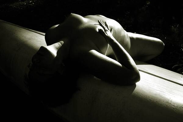 photographer lightwerks erotic modelling photo with @leahjet67