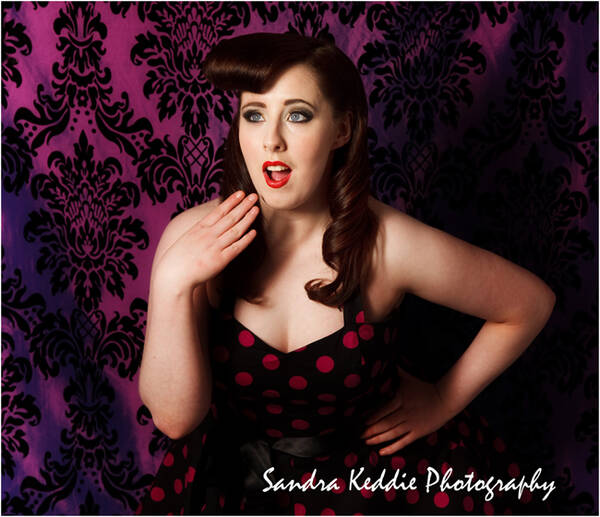 photographer Sandra Keddie pinup modelling photo with @KayleighHiggins