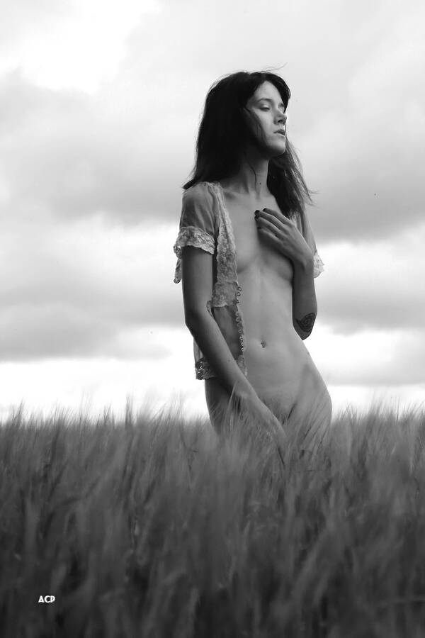 photographer Andyc46 implied nude modelling photo