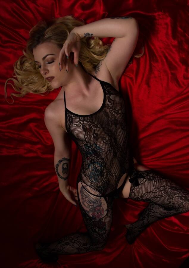 model OMGcherry erotic modelling photo taken by @flatfrogstudios