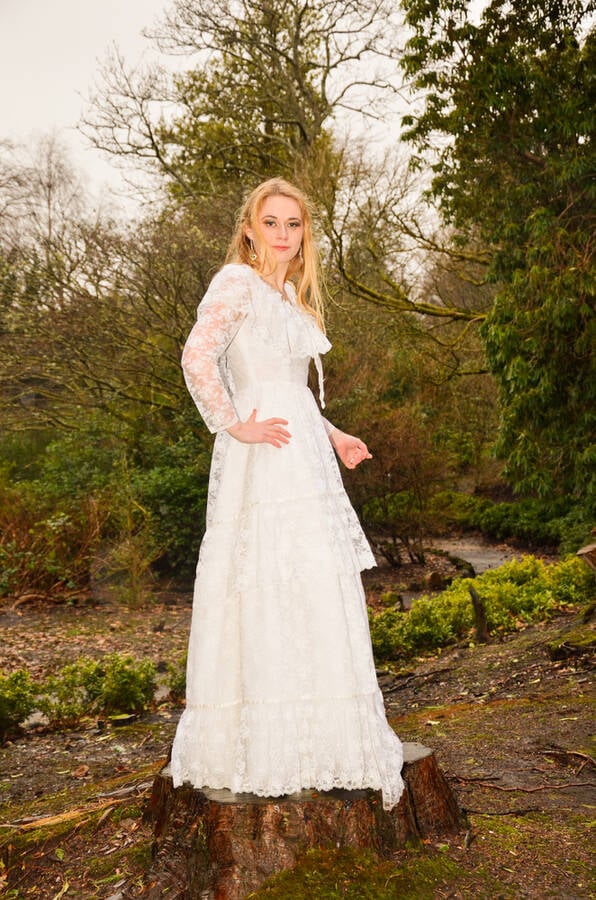 model RuthieRose fashion modelling photo taken at Balloch Castle taken by @Lee82