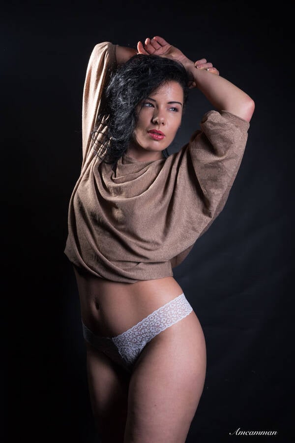 photographer PCD is Amcamman lingerie modelling photo