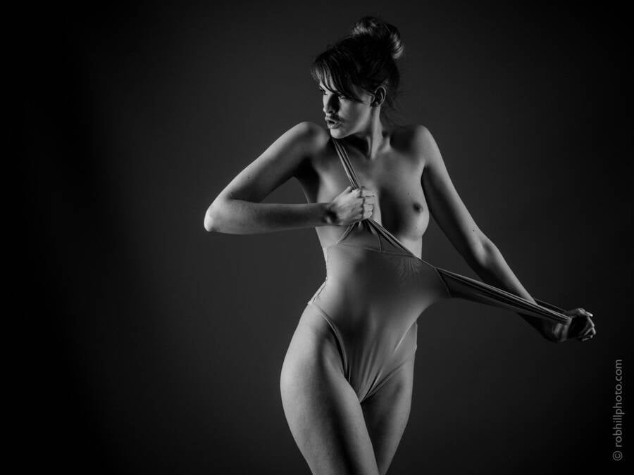 photographer robhillphoto nude modelling photo taken at My Studio with Melissa Tongue