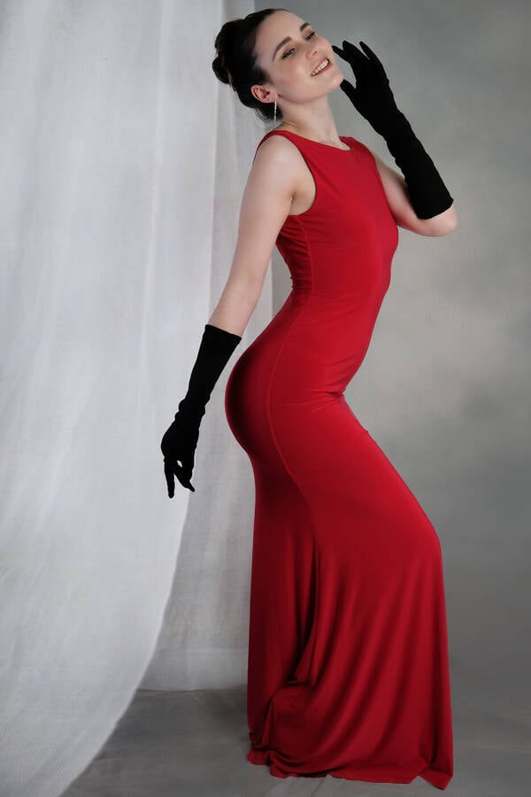photographer Simon64 fashion modelling photo. kelly in red.