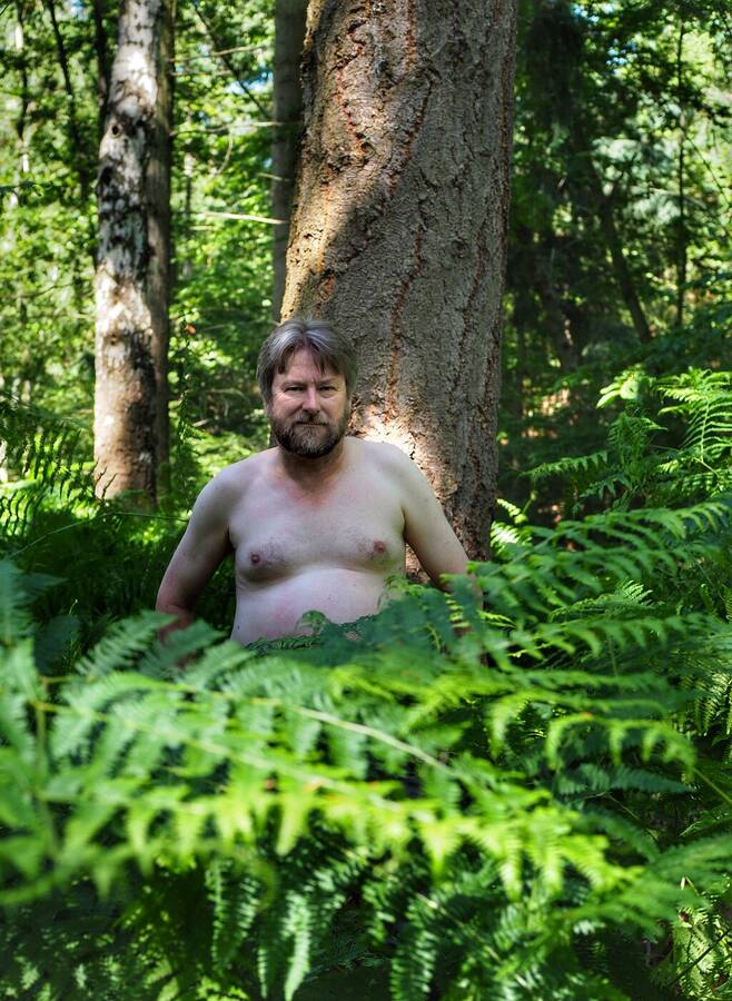 photographer Cas topless modelling photo taken at Woods with @Tim_Bee