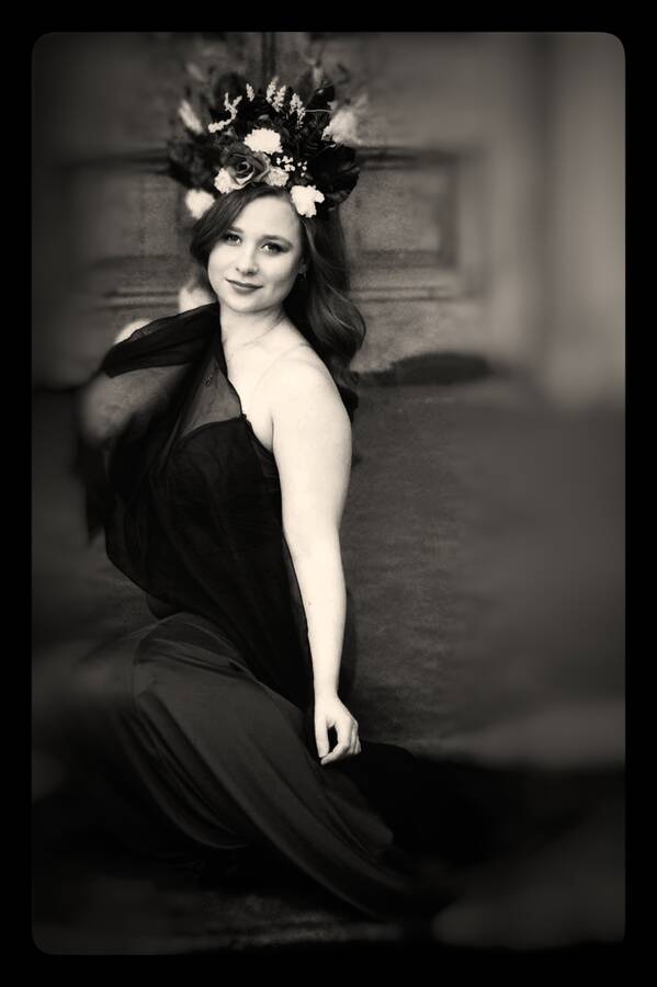 photographer SusanStephens photography vintage modelling photo. photo taken at haigh hall model not on modelfolio with my headress design.
