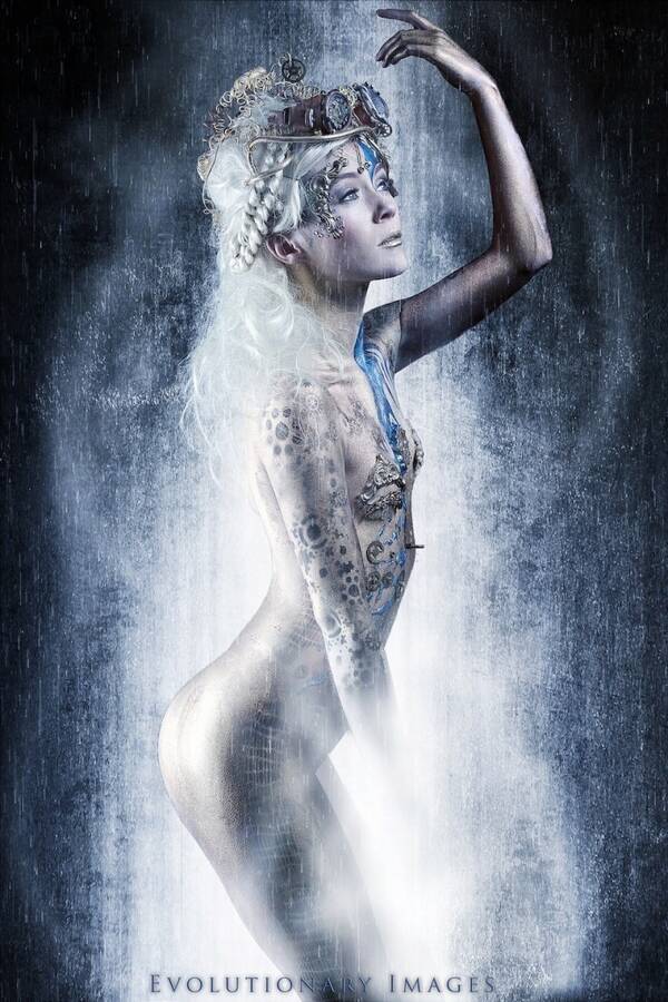 photographer EvolutionaryImages theme modelling photo. steampunk shower.