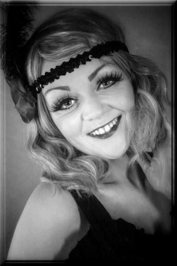 photographer SusanStephens photography pinup modelling photo. photo taken at southport studio.