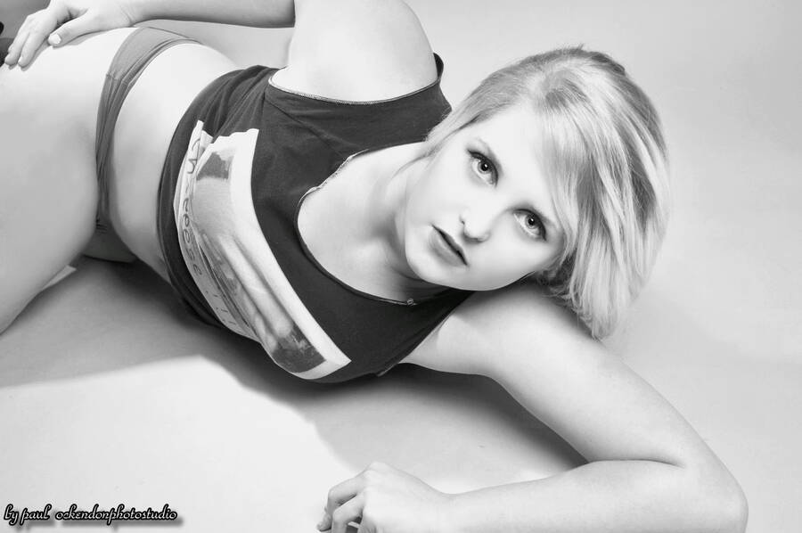 photographer paulwhite fitness modelling photo taken at OCKENDONPHOTOSTUDIO. nice to work with .
